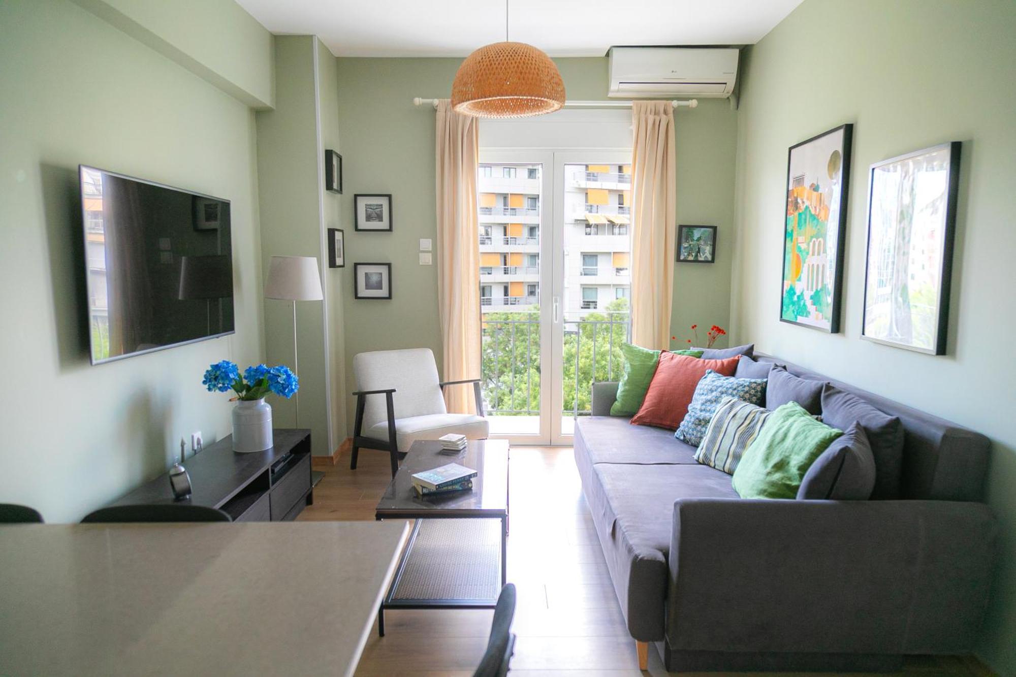 Acropolis Near Renovated Classic With Balcony View
